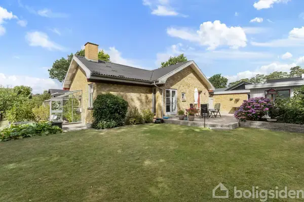 Villa på Sønderjyllands Alle 38, 9900 Frederikshavn