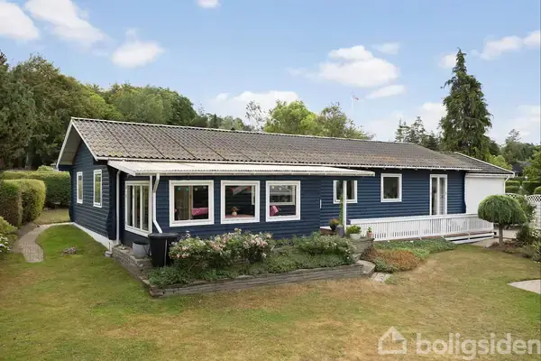 Villa på Højdevej 22, 4750 Lundby