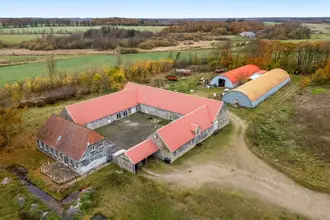 Landejendom på Grimlundvej 2, Hoven, 6880 Tarm