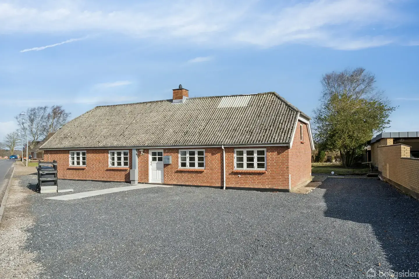 FLOT RENOVERET FAMILIEHUS MED SKØN GRUND