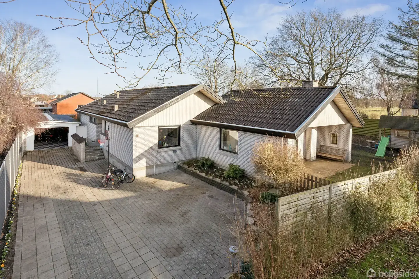 Velindrettet etplansvilla beliggende i attraktivt og børnevenligt område!