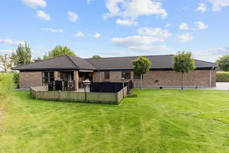 Villa på V. G. Andersens Vej 3, 8983 Gjerlev J