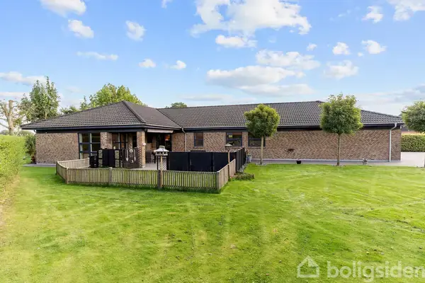 Villa på V. G. Andersens Vej 3, 8983 Gjerlev J