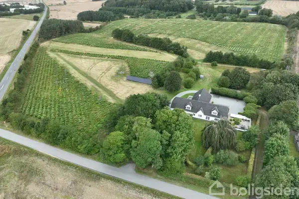 Landejendom på Holdensgårdvej 5, 9300 Sæby
