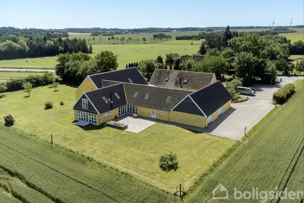 Villa på Ørslevvej 263, 4735 Mern