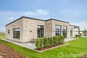 Villa på Løvsangervej 25, 8382 Hinnerup