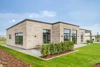 Villa på Løvsangervej 25, 8382 Hinnerup