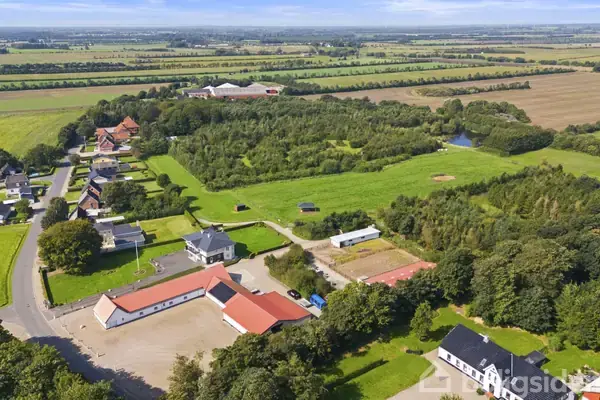 Landejendom på Klovtoftvej 10, 6230 Rødekro