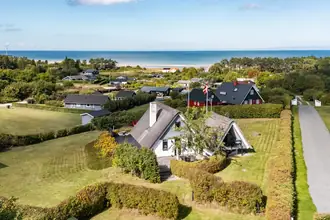 Fritidshus på Ertholmvej 1, Bønnerup Strand, 8585 Glesborg