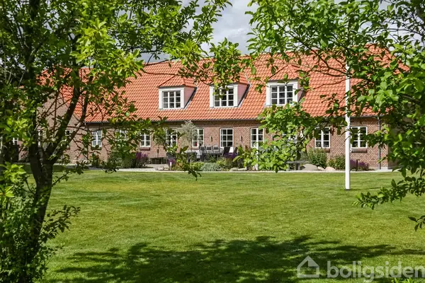 Landejendom på Holmvej 1, 6990 Ulfborg
