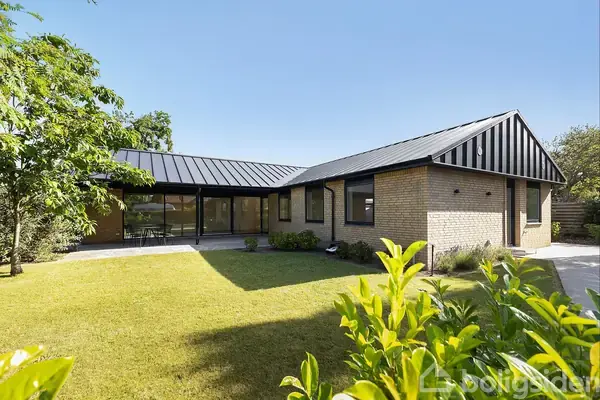 Villa på Peter Bangs Vej 86, 7600 Struer
