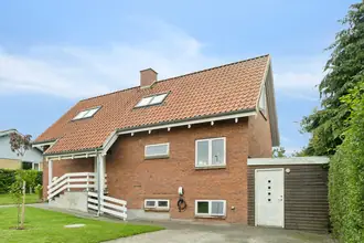 Villa på Clausholms Allé 5, 8260 Viby J