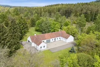 Landejendom på Højlundvej 3, Voervadsbro, 8660 Skanderborg