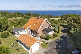 Fritidshus på Sdr. Strandvej 146, Rø, 3760 Gudhjem