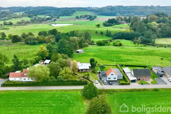 Villa på Fabriksvejen 14, 7182 Bredsten