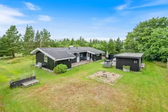 Fritidshus på Hovgårdsvej 11, Henneby, 6854 Henne