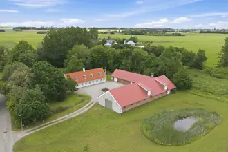 Landejendom på Mustrupvej 2, Astrup, 8355 Solbjerg