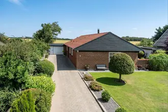Villa på Thingtoftevej 11, Gudum, 7620 Lemvig