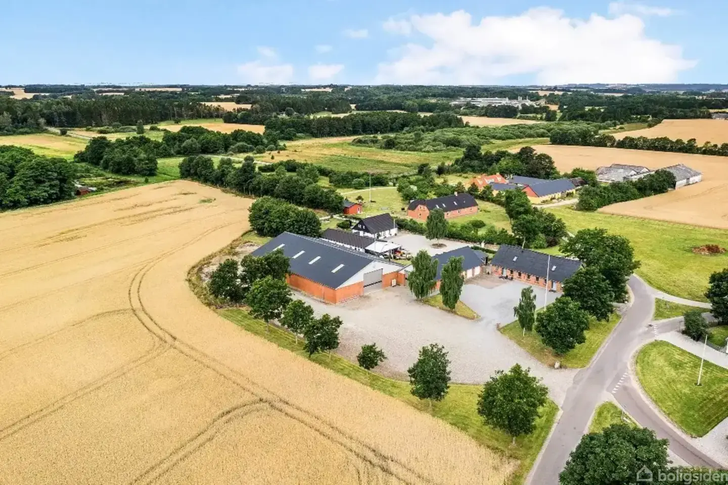 Landejendom på Hallendrupvej 40, 8560 Kolind