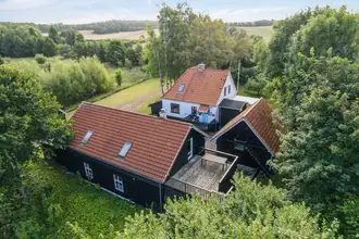 Villa på Hvalpsundvej 34, Hedegårde, 9240 Nibe