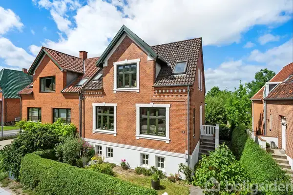 Villalejlighed på Slotsbakkevænget 5, st., 5000 Odense C