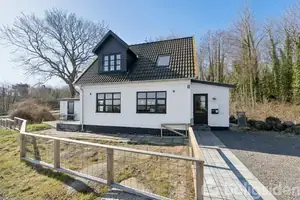 Villa på Aarsdale Kirkevej 1, 3740 Svaneke