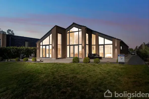 Villa på Strandbovej 8, 2670 Greve