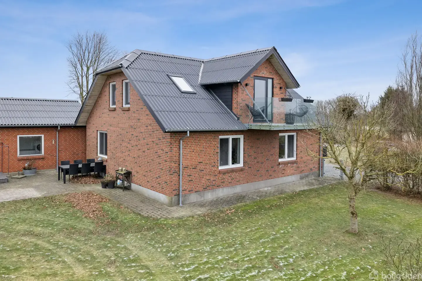 Løbende moderniseret villa i naturskønne omgivelser