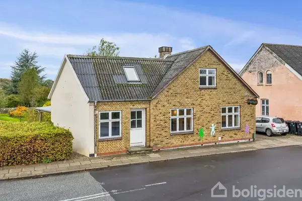 Villa på Langgade 1, 8350 Hundslund