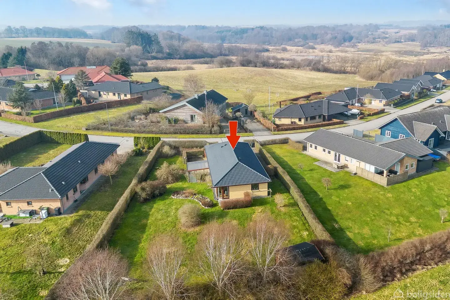 INDFLYTNINGSKLAR ETPLANSVILLA I BREDSTRUP TÆT PÅ ELBODALEN