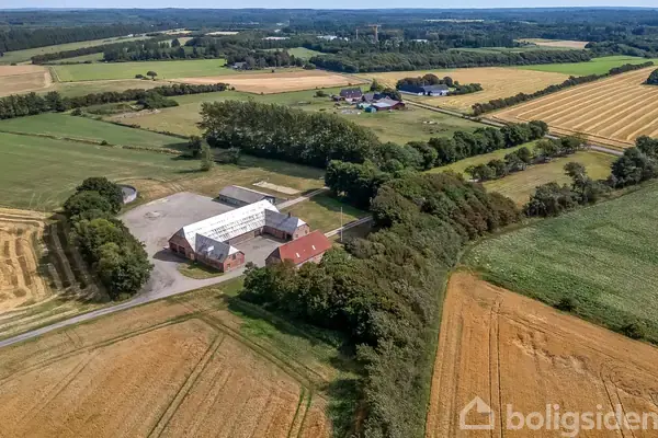 Landejendom på Lystlundvej 1, 6990 Ulfborg