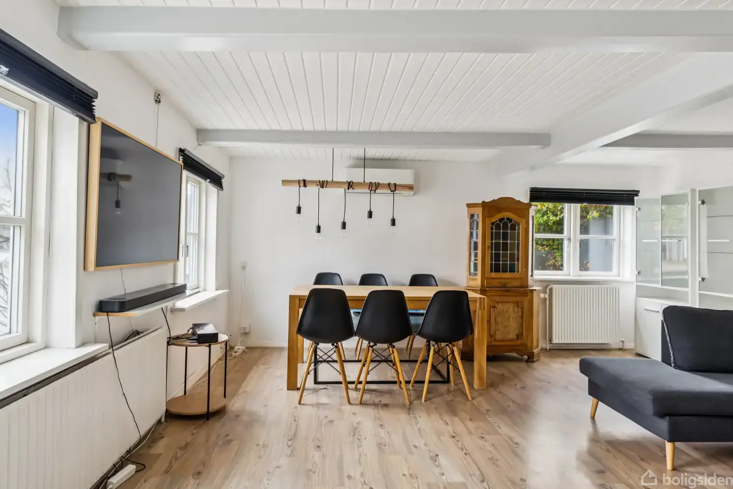 108 M2 HYGGELIGT OG OVERSKUELIGT BYHUS MED HAVE - View 4