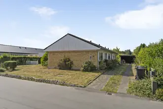 Villa på Bakkeskråningen 33, Næsby, 5270 Odense N