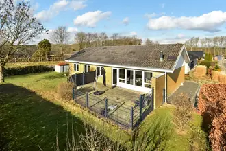 Villa på Hyldevang 1, 7323 Give